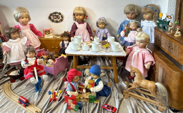 Käthe Kruse Puppen in der Puppenküche